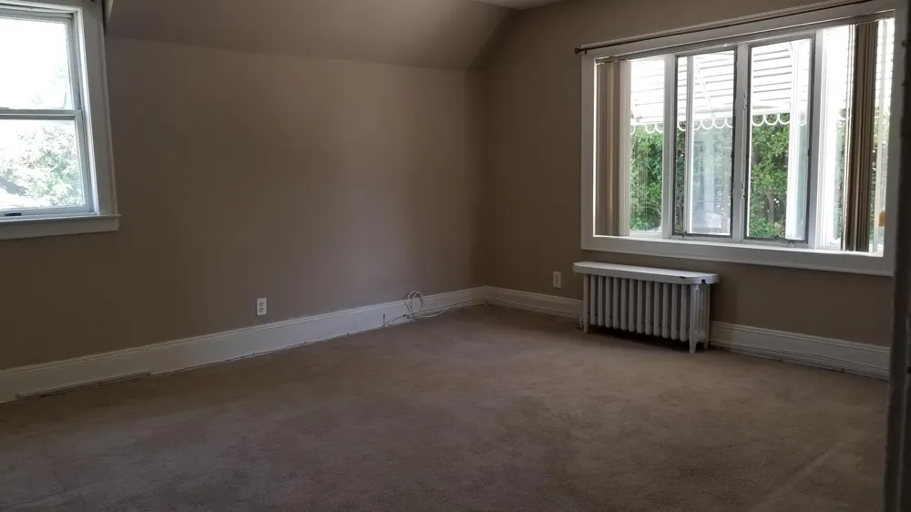 683 AVENUE E Bayonne, NJ 07002