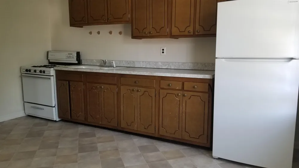 683 AVENUE E Bayonne, NJ 07002