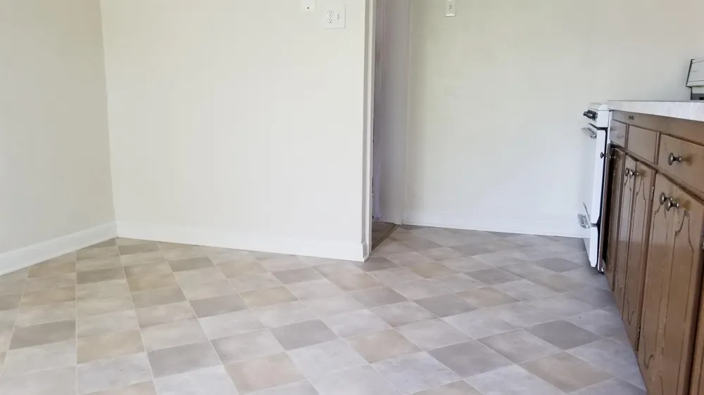 683 AVENUE E Bayonne, NJ 07002