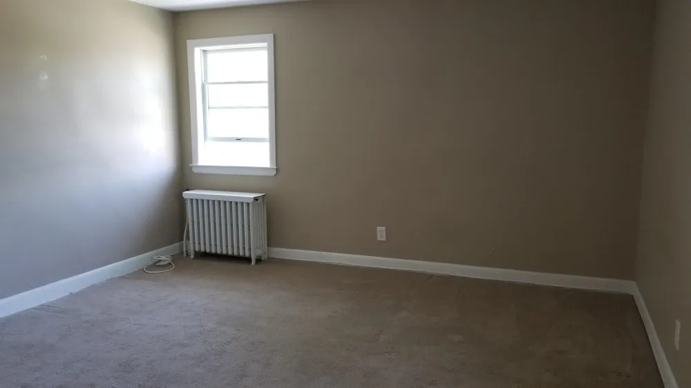 683 AVENUE E Bayonne, NJ 07002