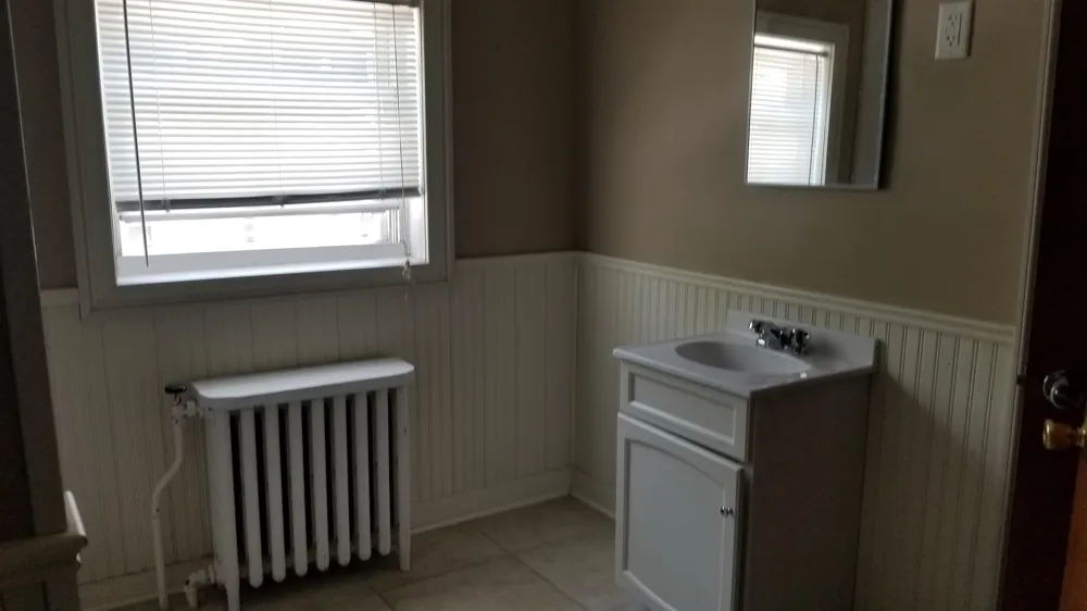 683 AVENUE E Bayonne, NJ 07002