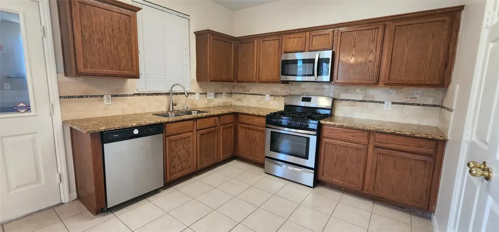 9710 Fieldbloom Lane Sugar Land, TX 77498
