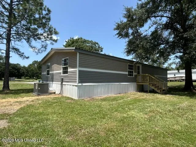 19320 Eldridge Drive Saucier, MS 39574