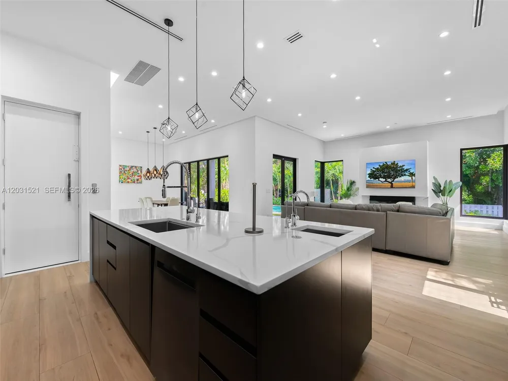 638 Lakeside Harbor Boynton Beach, FL 33435