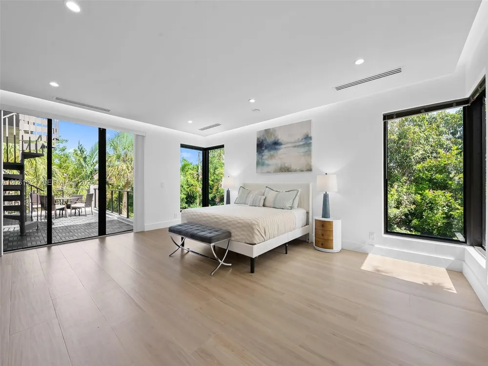638 Lakeside Harbor Boynton Beach, FL 33435