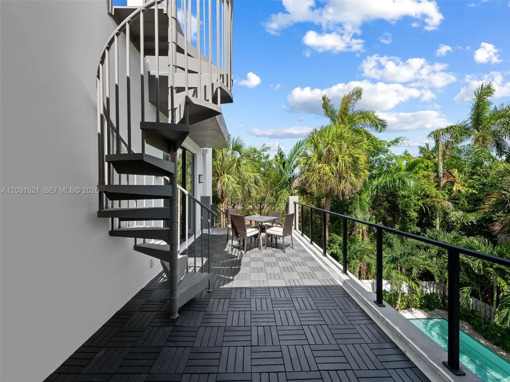 638 Lakeside Harbor Boynton Beach, FL 33435
