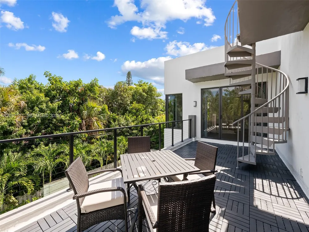 638 Lakeside Harbor Boynton Beach, FL 33435