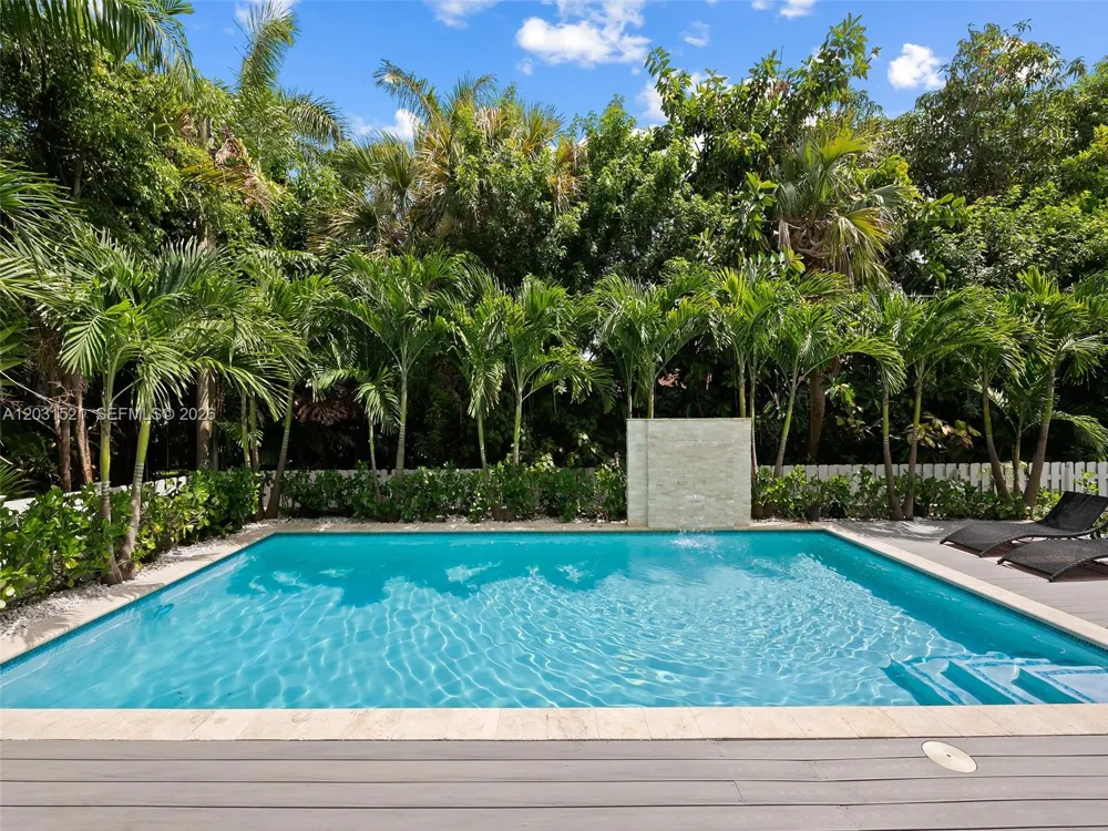 638 Lakeside Harbor Boynton Beach, FL 33435