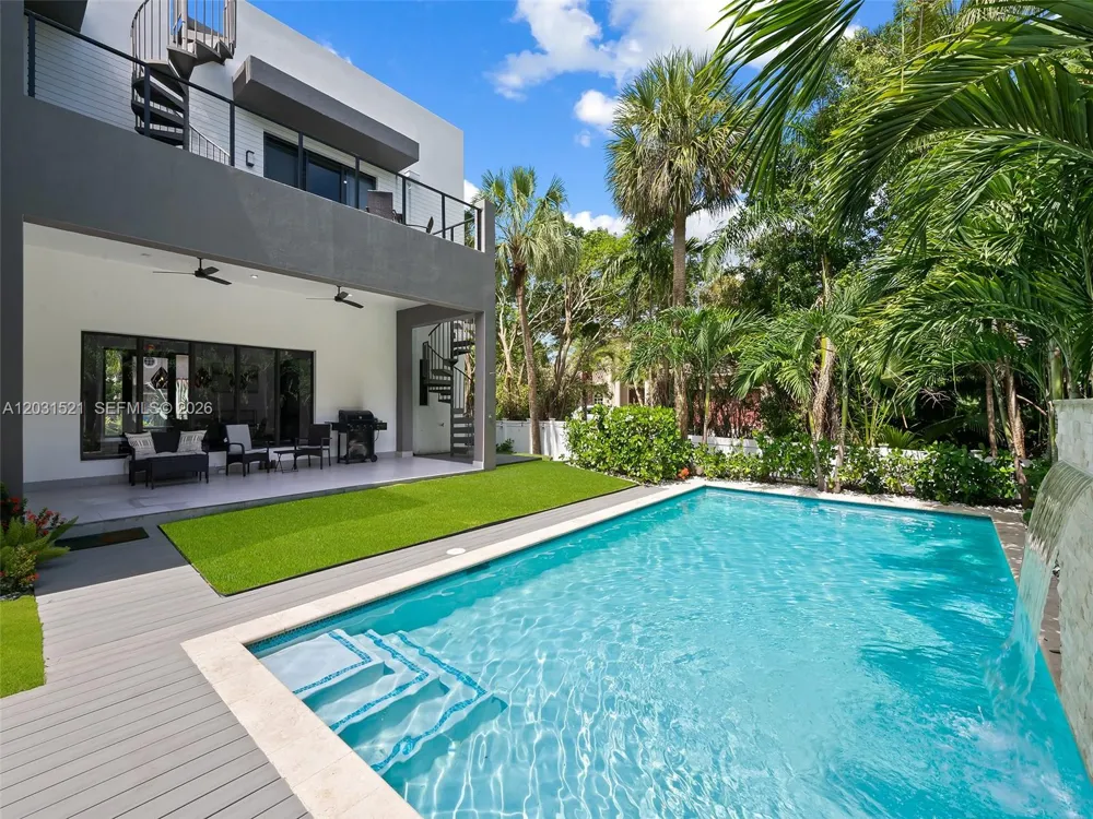 638 Lakeside Harbor Boynton Beach, FL 33435