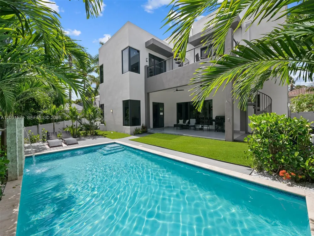 638 Lakeside Harbor Boynton Beach, FL 33435