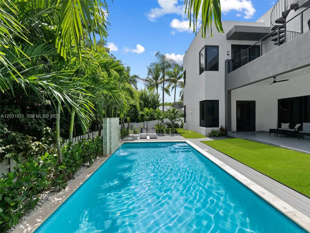 638 Lakeside Harbor Boynton Beach, FL 33435
