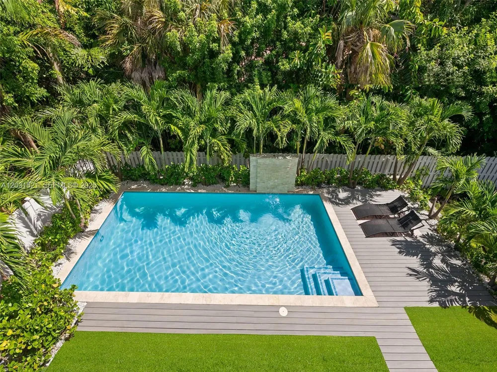 638 Lakeside Harbor Boynton Beach, FL 33435