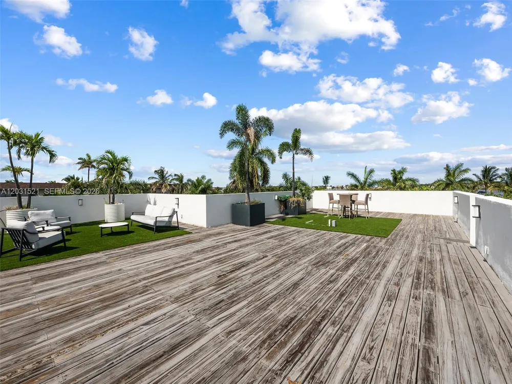 638 Lakeside Harbor Boynton Beach, FL 33435