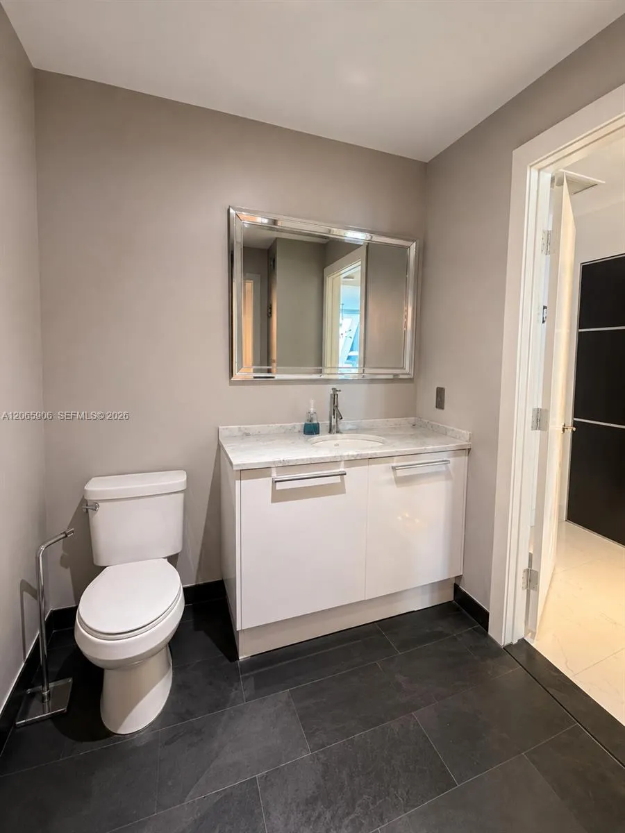 900 Biscayne Blvd #4410 Miami, FL 33132