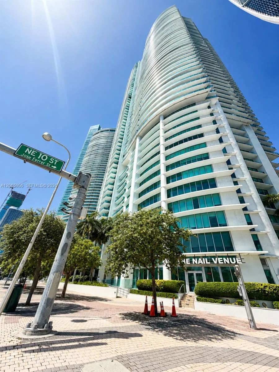 900 Biscayne Blvd #4410 Miami, FL 33132