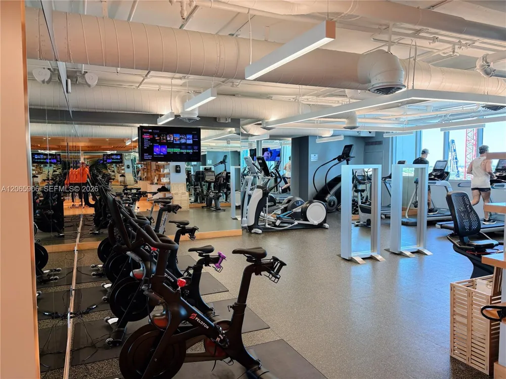 900 Biscayne Blvd #4410 Miami, FL 33132