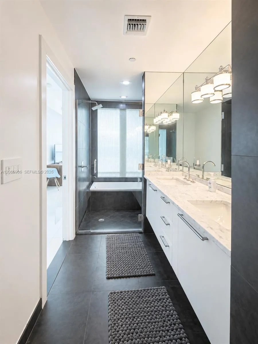 900 Biscayne Blvd #4410 Miami, FL 33132