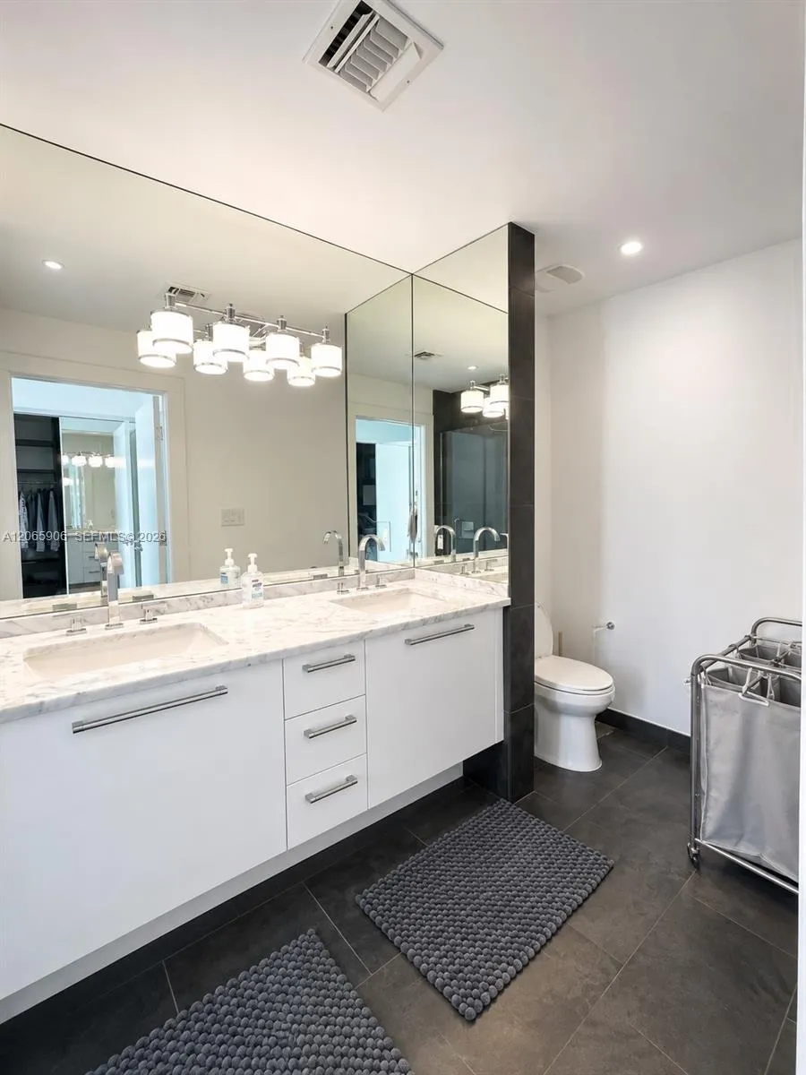 900 Biscayne Blvd #4410 Miami, FL 33132