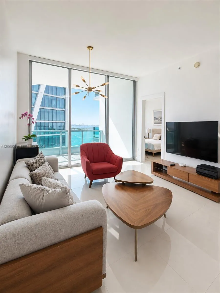 900 Biscayne Blvd #4410 Miami, FL 33132