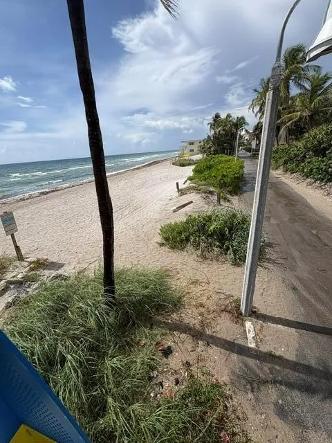5785 SURF ROAD Hollywood, FL 33019