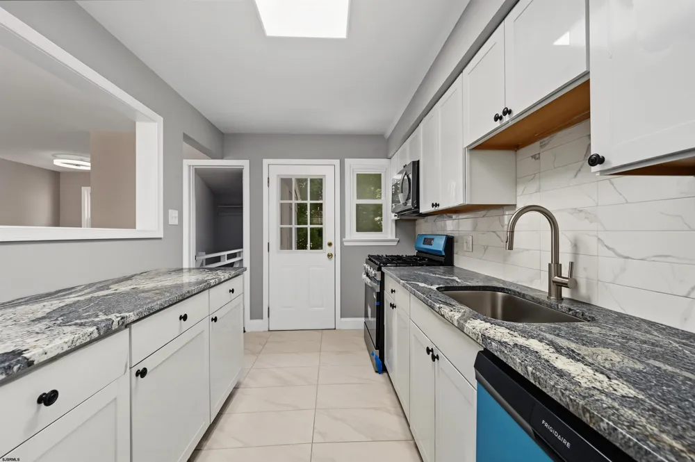 29 Summit Ave Absecon, NJ 08201