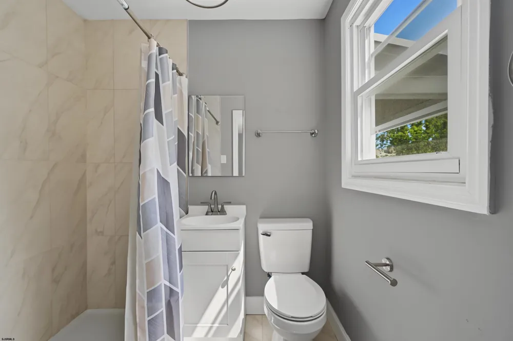 29 Summit Ave Absecon, NJ 08201