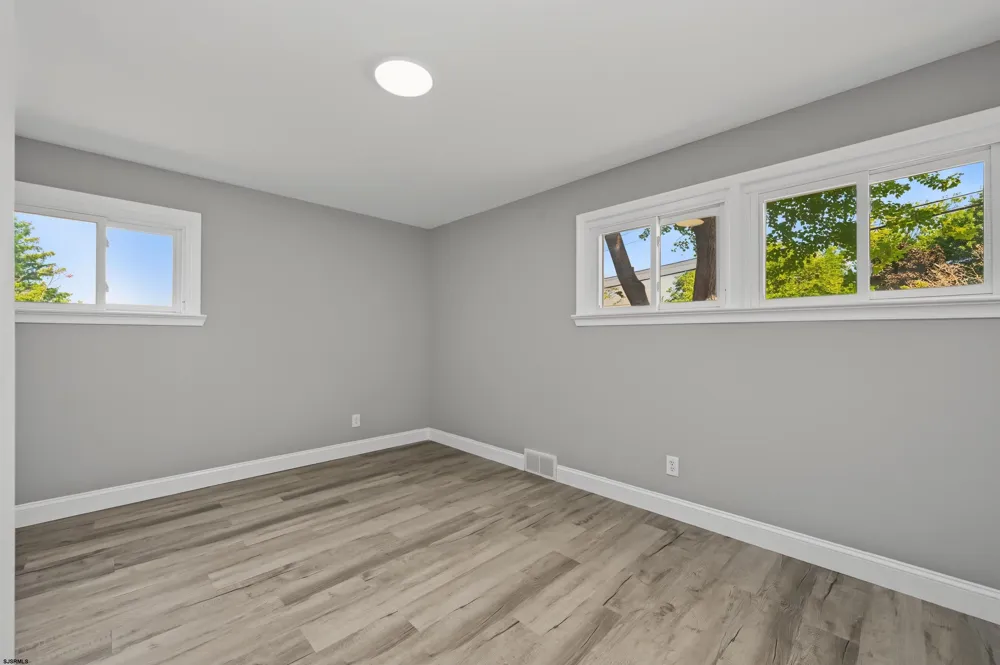 29 Summit Ave Absecon, NJ 08201