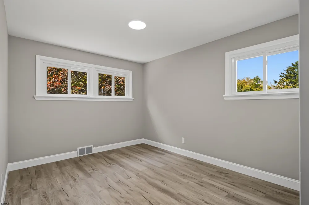 29 Summit Ave Absecon, NJ 08201