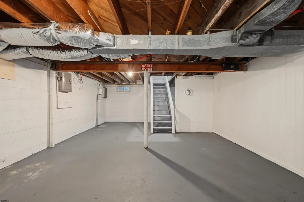 29 Summit Ave Absecon, NJ 08201