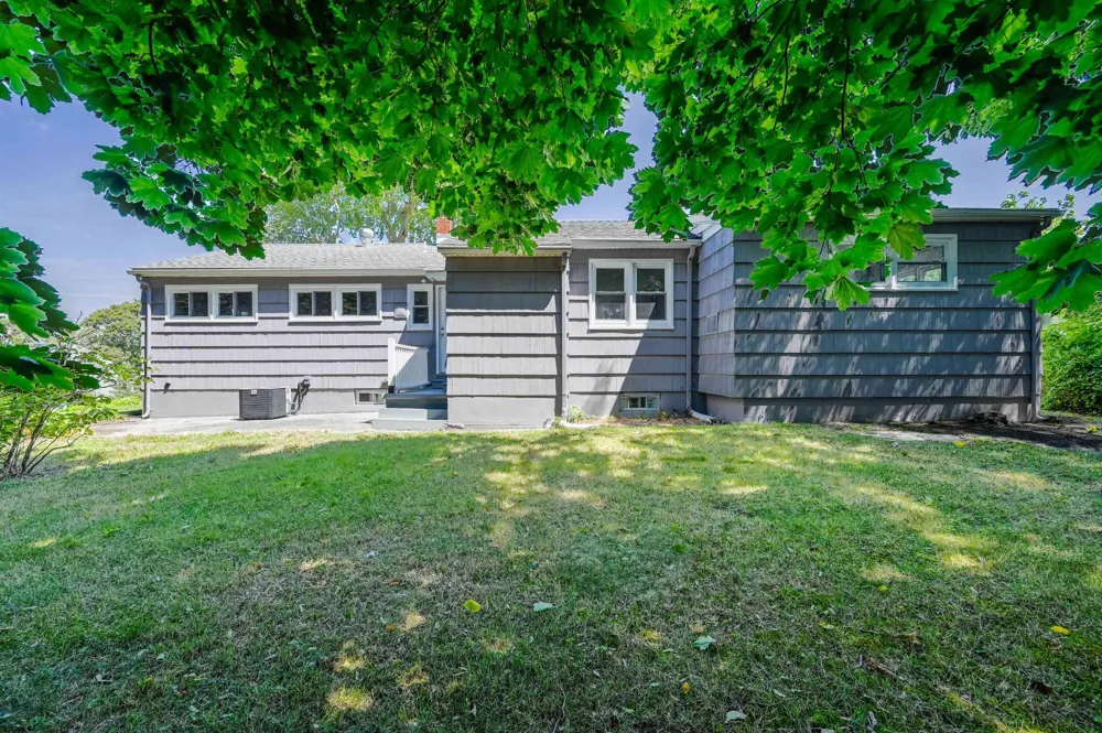 29 Summit Ave Absecon, NJ 08201