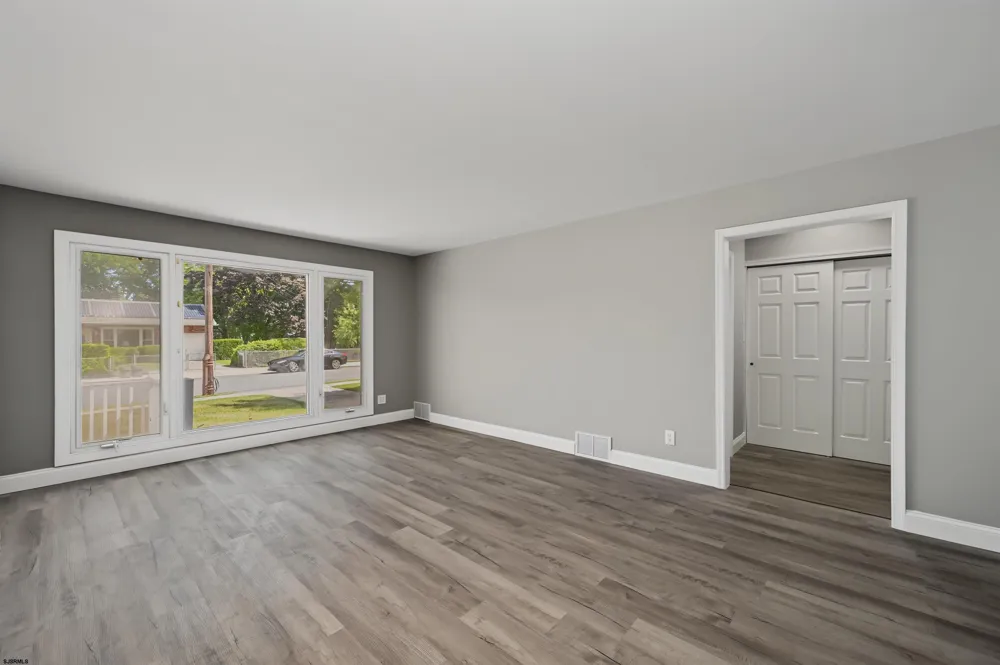 29 Summit Ave Absecon, NJ 08201