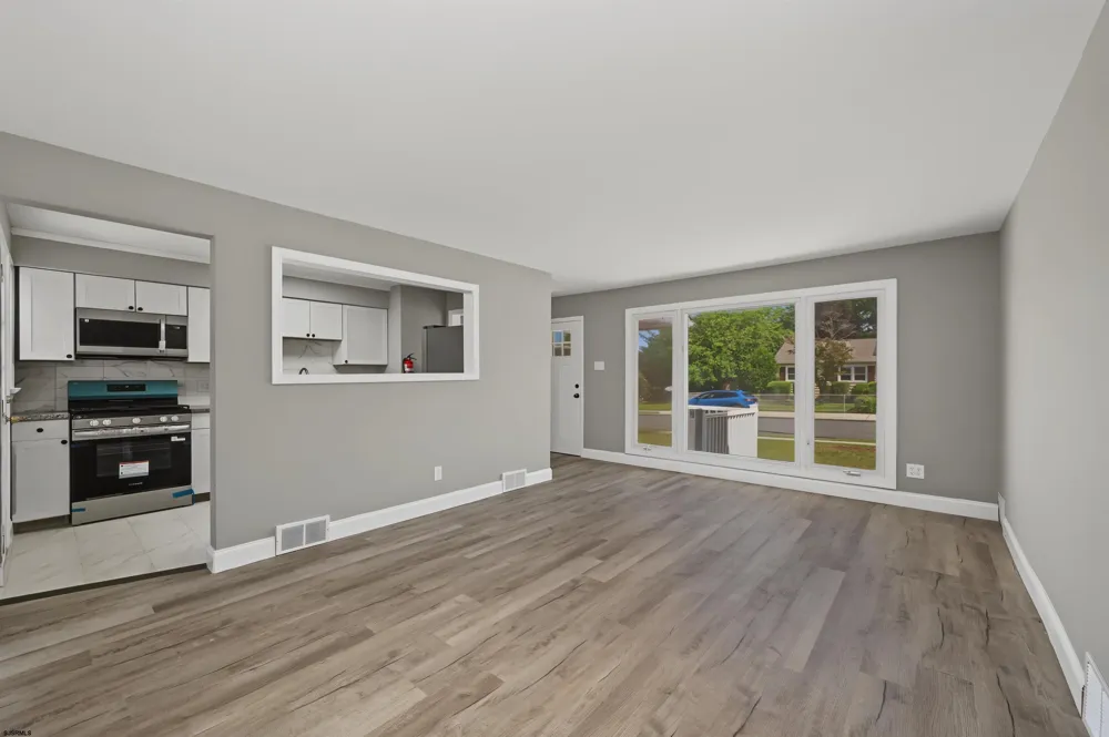 29 Summit Ave Absecon, NJ 08201