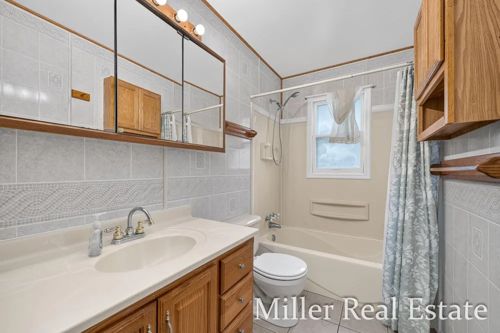 1221 Hanover Street Hastings City, MI 49058