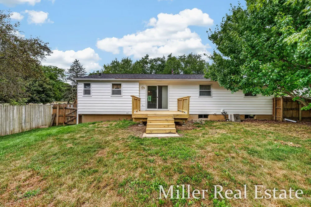 1221 Hanover Street Hastings City, MI 49058