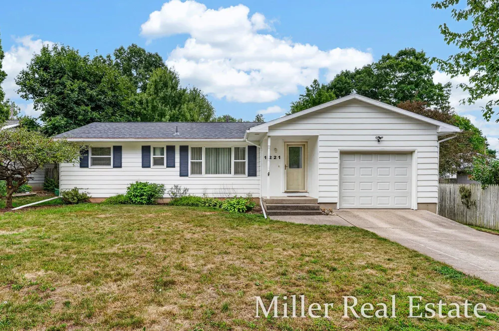 1221 Hanover Street Hastings City, MI 49058