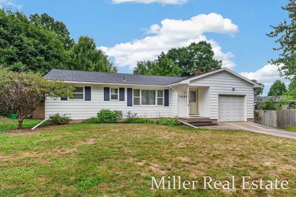 1221 Hanover Street Hastings City, MI 49058