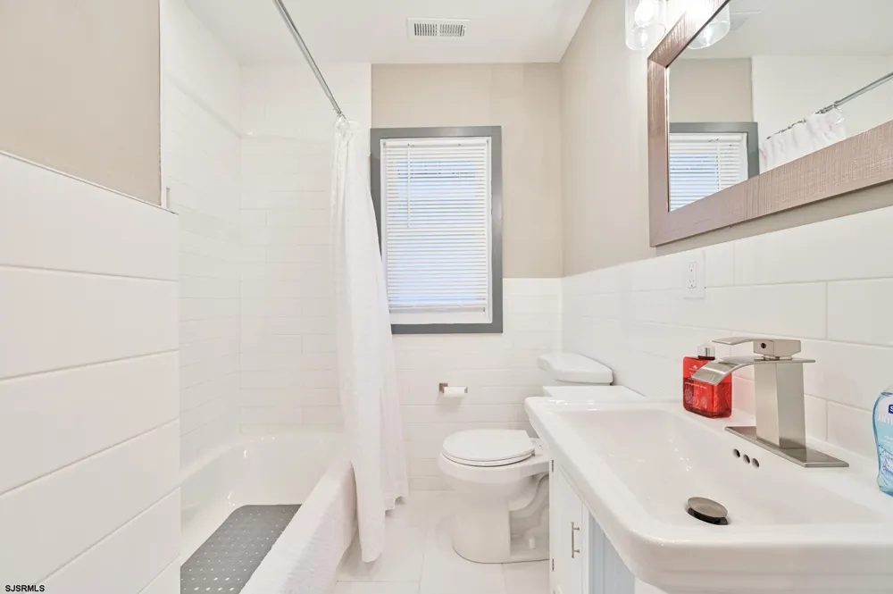 203 N Somerset Ave Ventnor Heights, NJ 08406