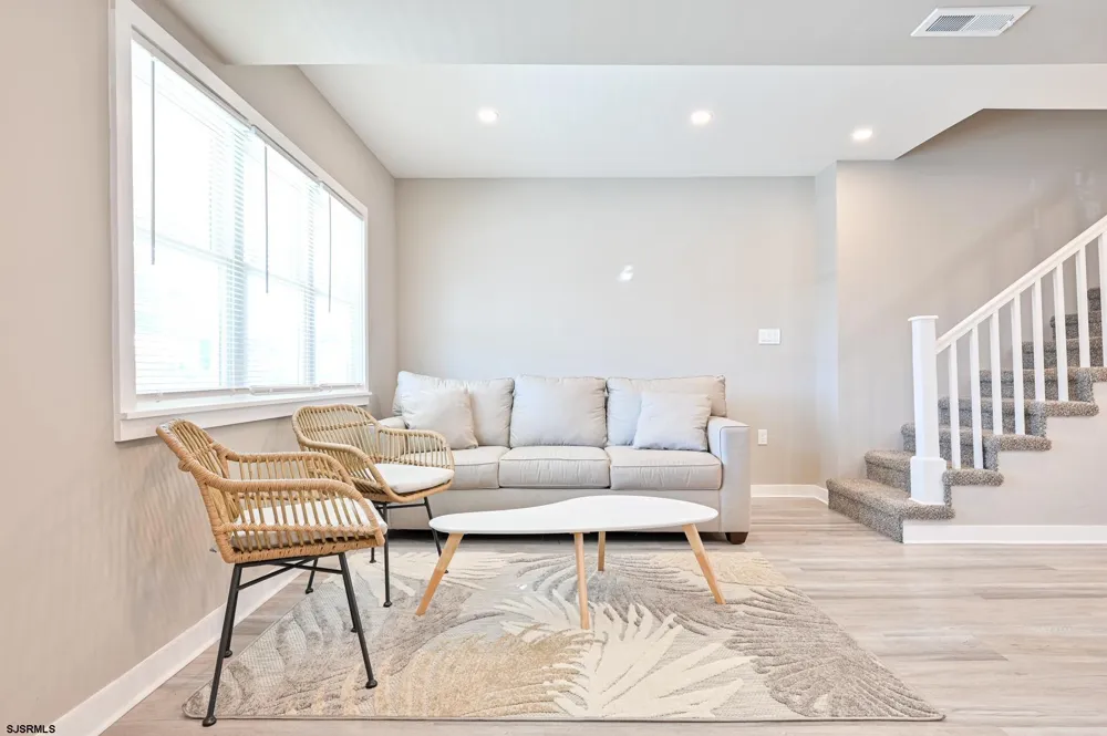 203 N Somerset Ave Ventnor Heights, NJ 08406