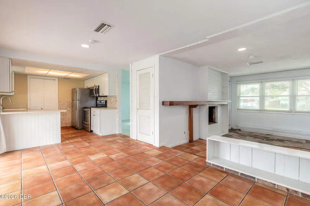 808 E 16th Avenue New Smyrna Beach, FL 32169