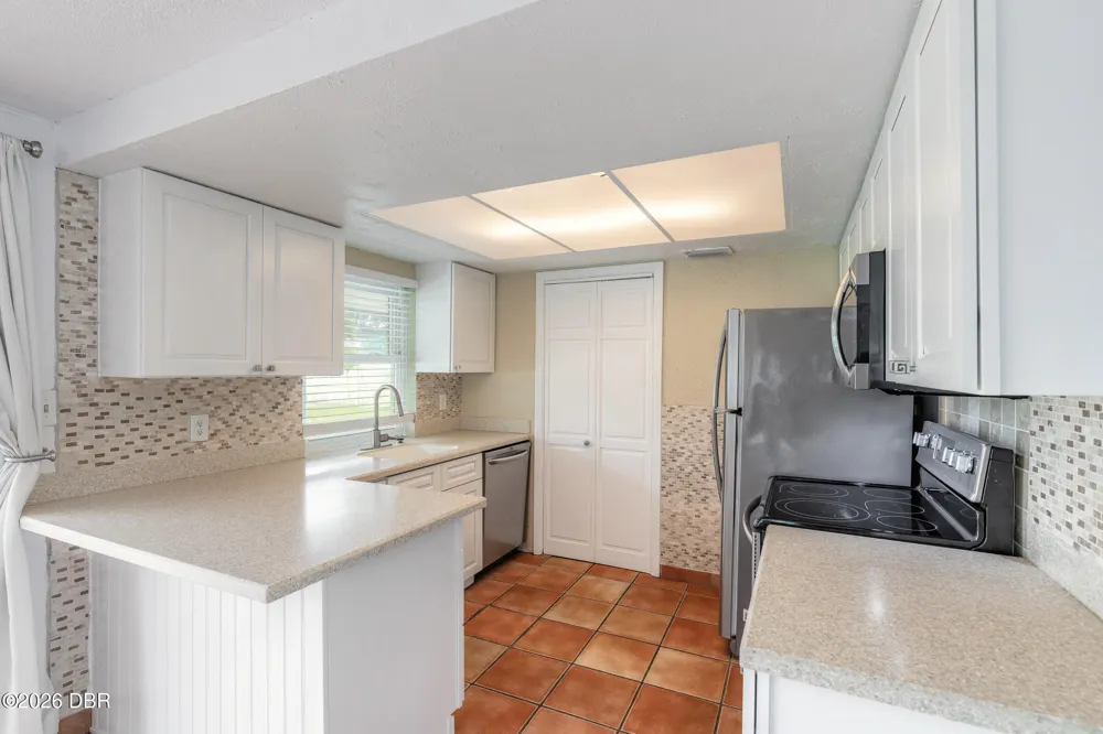 808 E 16th Avenue New Smyrna Beach, FL 32169