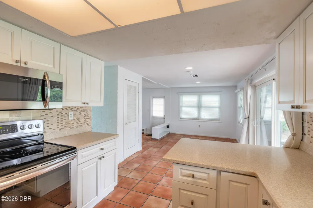 808 E 16th Avenue New Smyrna Beach, FL 32169