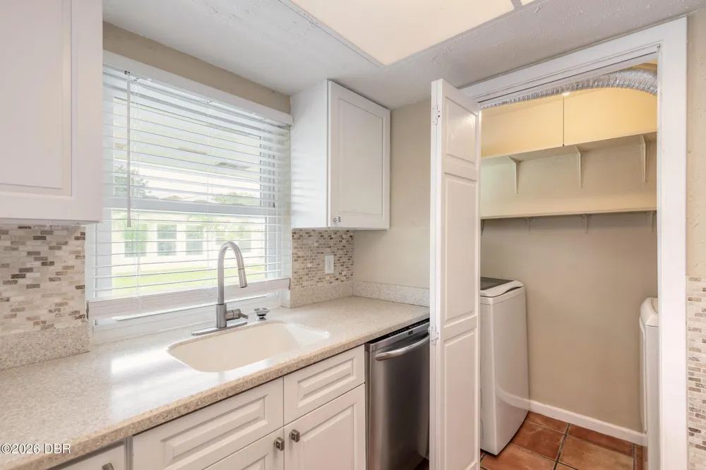 808 E 16th Avenue New Smyrna Beach, FL 32169