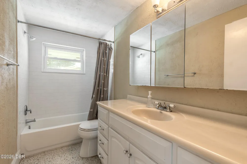 808 E 16th Avenue New Smyrna Beach, FL 32169