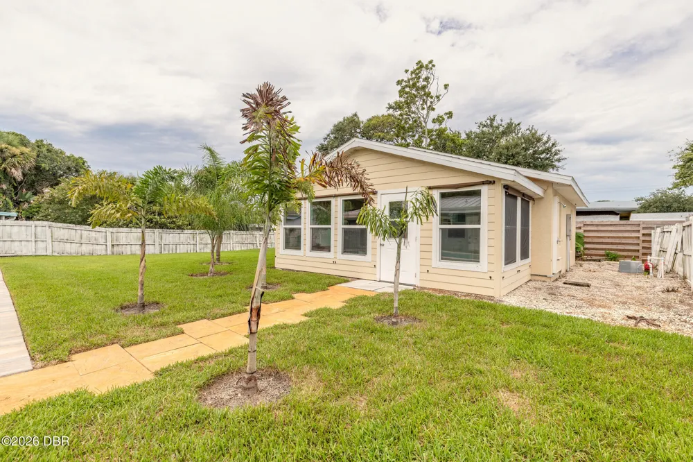 808 E 16th Avenue New Smyrna Beach, FL 32169