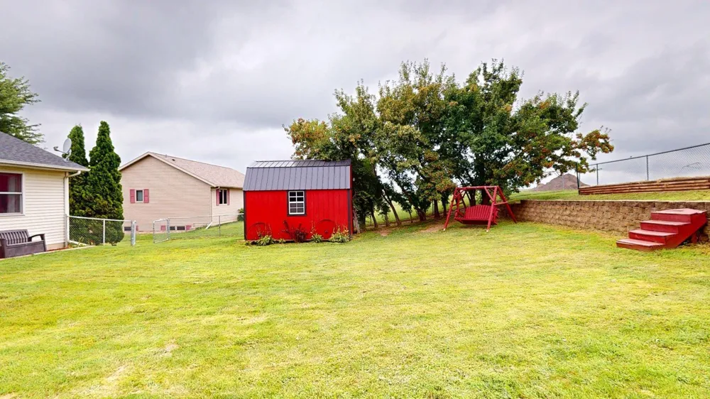 635 NW 6th Street NW Plainview, MN 55964