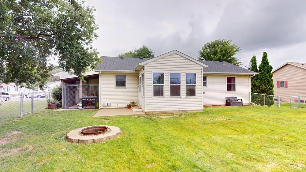 635 NW 6th Street NW Plainview, MN 55964