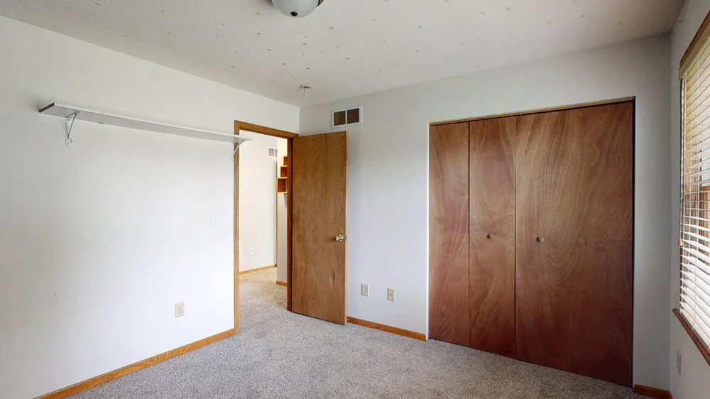 635 NW 6th Street NW Plainview, MN 55964