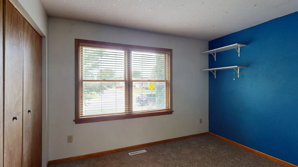 635 NW 6th Street NW Plainview, MN 55964