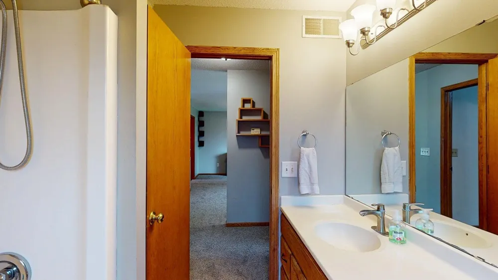 635 NW 6th Street NW Plainview, MN 55964