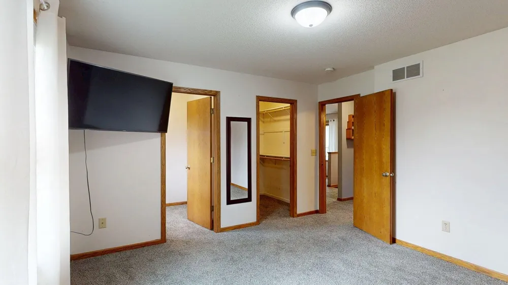 635 NW 6th Street NW Plainview, MN 55964